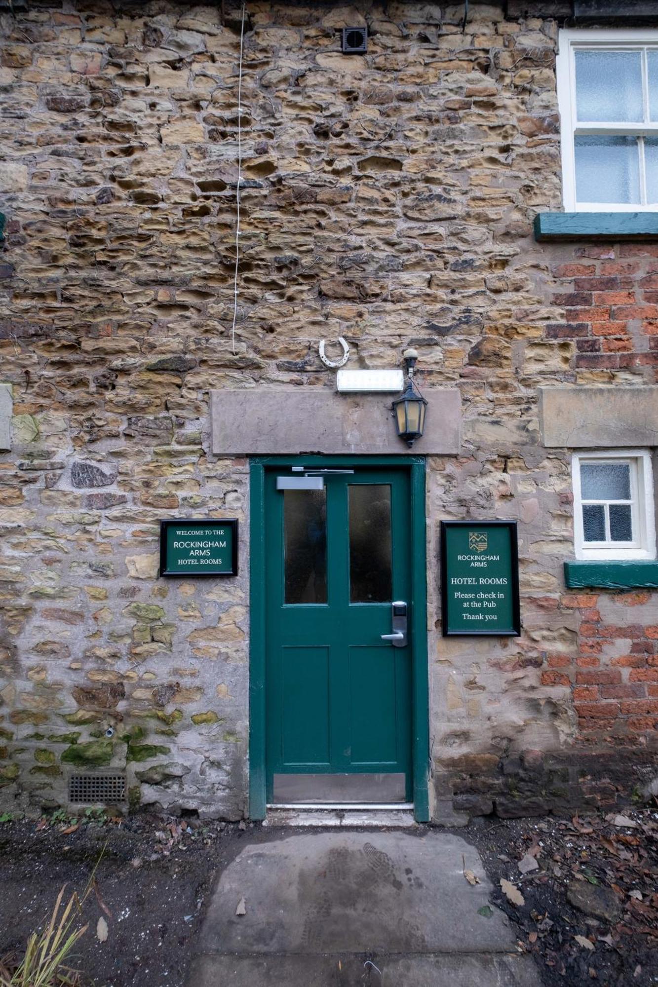 Rockingham Arms By Greene King Inns Wentworth  المظهر الخارجي الصورة