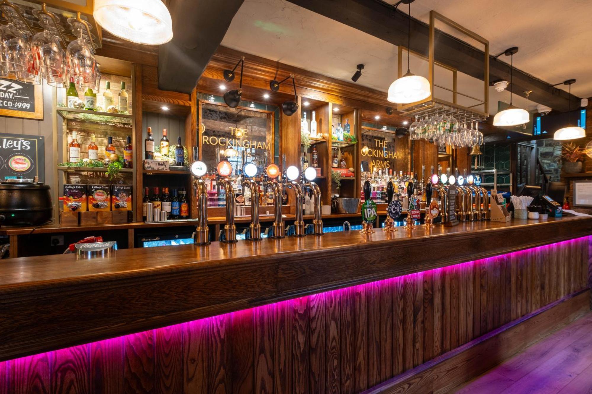 Rockingham Arms By Greene King Inns Wentworth  المظهر الخارجي الصورة