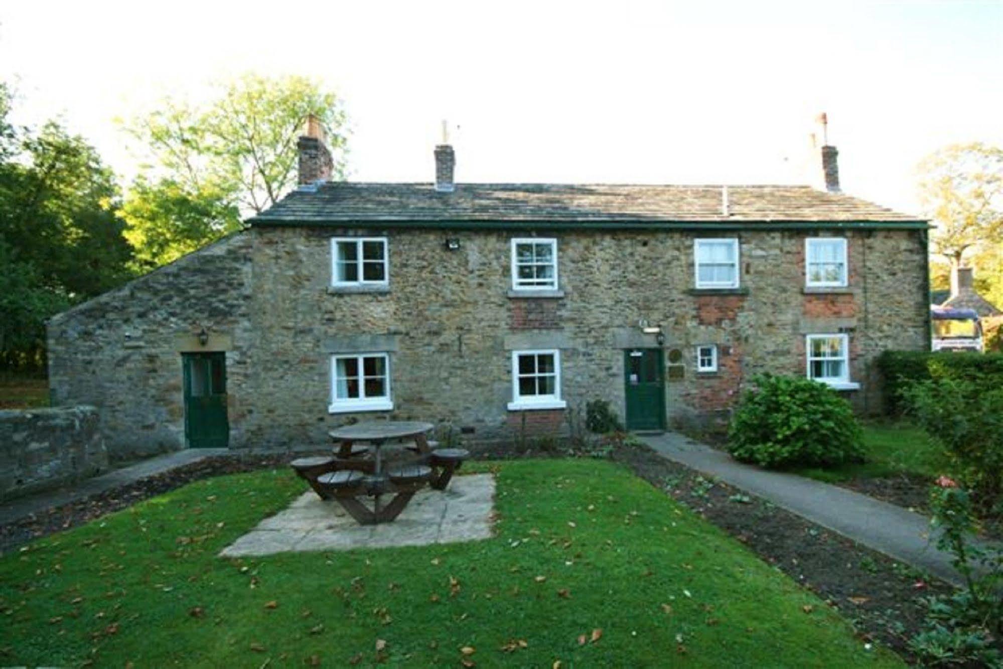 Rockingham Arms By Greene King Inns Wentworth  المظهر الخارجي الصورة
